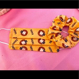 Friends mask and scrunchie set